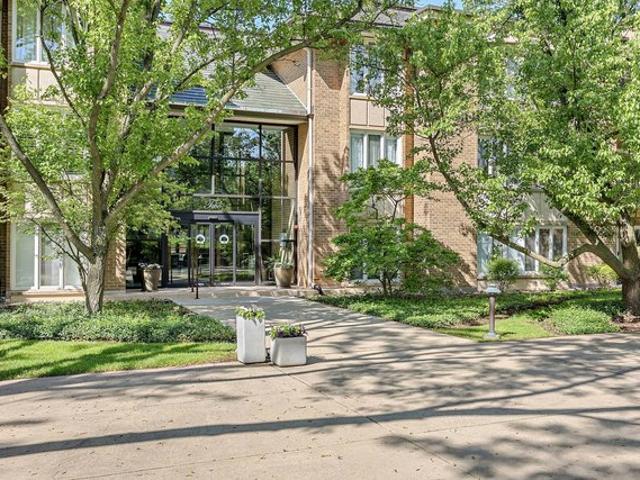 2 Oak Brook Club Dr Apt C310, Oak Brook, IL 60523