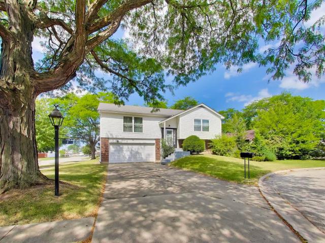 2 Oakmont Court
