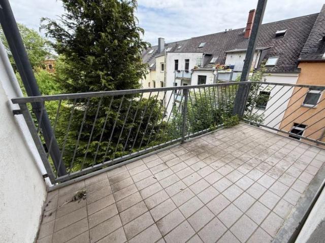 2. OG / helle Wohnräume / Balkon u.v.m