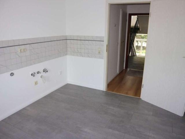 2. OG / Laminat / Bad mit Dusche ruhige Lage ! Frei ab 1.12.26