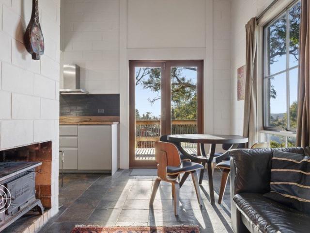 2 or 4 Bedroom Configuration Country Living with Modern Amenities Minutes from Googong and Queanbeyan
