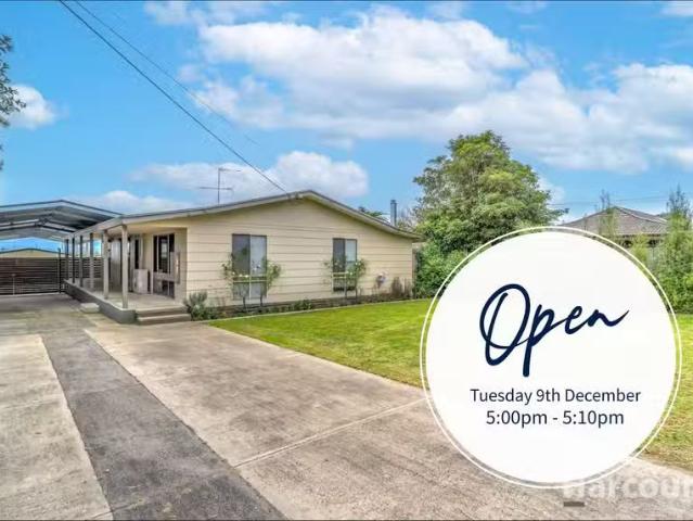 2 Abbott Street, MOE, VIC 3825 House for Rent