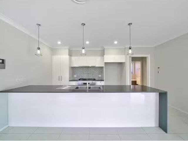 2 Abel Road, Spring Farm House for rent Listed by Leasing Dep.