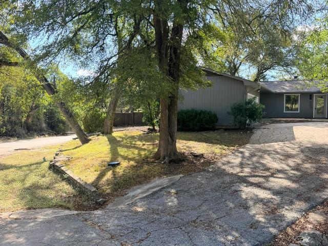 2 Acacia Dr