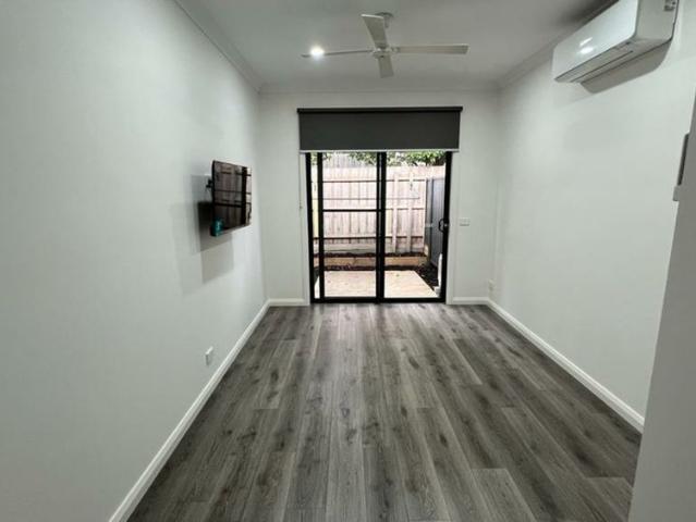 2 Albert Road, Hallam VIC
