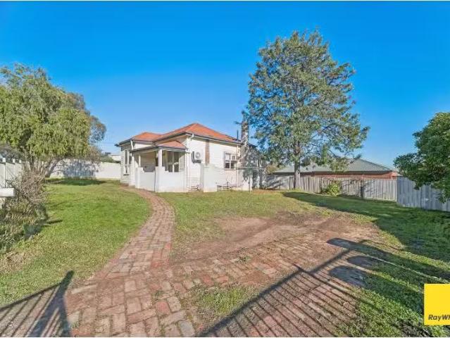 2 Alexander Street, KANGAROO FLAT House for rent Listed by Da.
