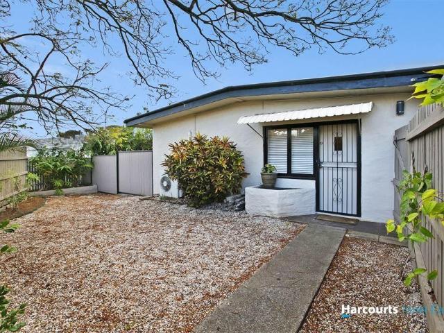 2 Alloa Street, WYNNUM WEST, QLD 4178