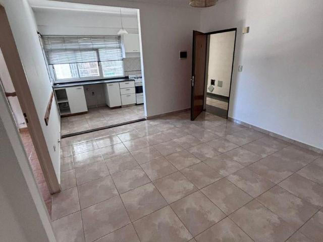 2 ambientes en alquiler con cochera cubierta y balcón – villa luro