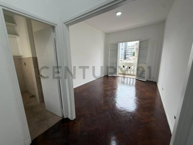 2 AMBIENTES EN ALQUILER CON BALCON MONSERRAT