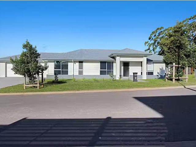 2 Aniseed Avenue, Port Macquarie House for rent Listed by Reb.