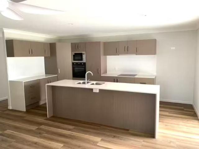 2 Anita Street, Redland Bay House for rent Listed by Rentals.