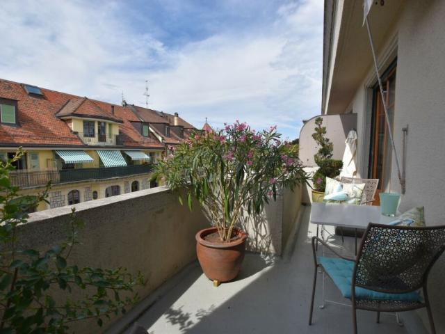 2 APPARTEMENTS A MALAGNOU ET AUX EAUX VIVES BEAUCOUP DE CHARME