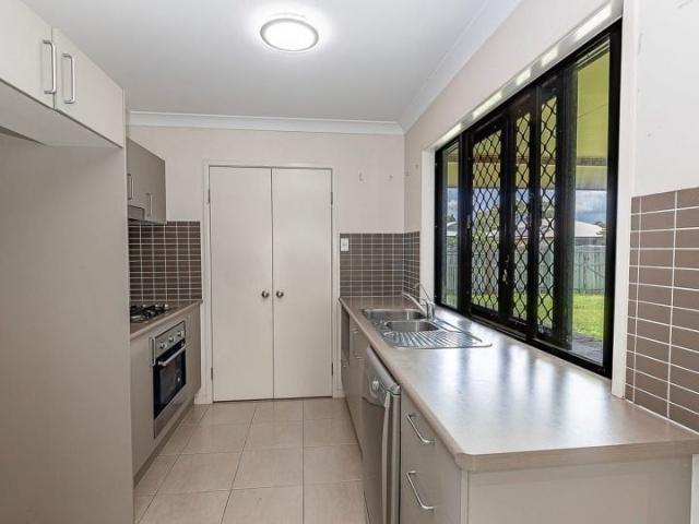 2 Apple Gum Av, Mount Low
