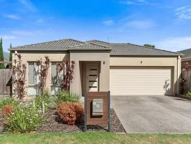 2 Arwon Court, Sandhurst, VIC 3977 House for Rent