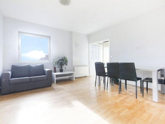 2 Artichoke Hill, London E1W, 3 bed flat to rent, £3,350 pcm | PrimeLocation