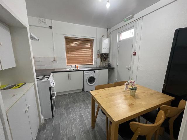 2 Burton Avenue, Doncaster DN4, 2 bed flat to rent, £695 pcm | PrimeLocation