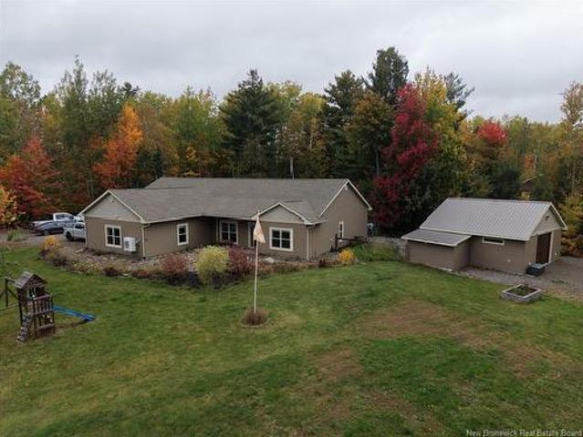 2 Burton Evergreen Dr, Burton, NB, E2V 3E7 Luxury House for sale | Listing ID NB149549 | Royal LePage Carriage Trade Luxury Properties