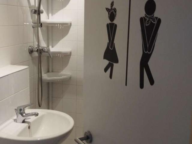 2 Balkone 2 Raum Wohnung mit Einbauküche
