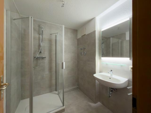 2 Balkone – Neues Badezimmer | Garage – offene Küche | 3 Zimmer Wohnung Plauen Neundorf