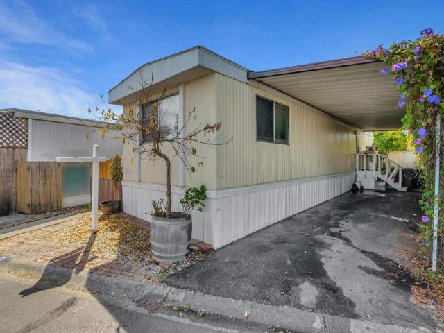 2 Balsam St