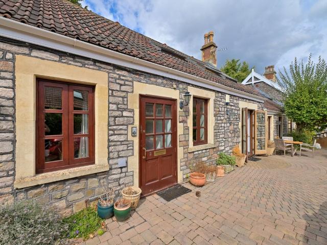 2 Bannerleigh Cottages, Bannerleigh Road, Bristol, Somerset BS8, 2 bed flat to rent, £2,250 pcm | PrimeLocation