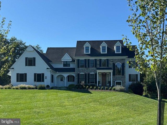 2 Barnwood Cir, Malvern, PA 19355