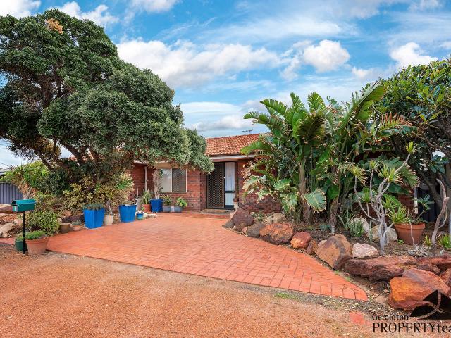 2 Batavia Place, MAHOMETS FLATS WA 6530