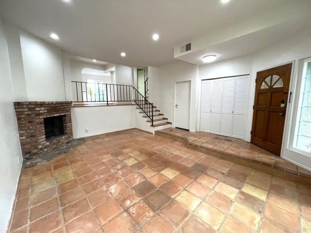 2 Bd/2.5 bath Townhome for Rent in Lake Balboa