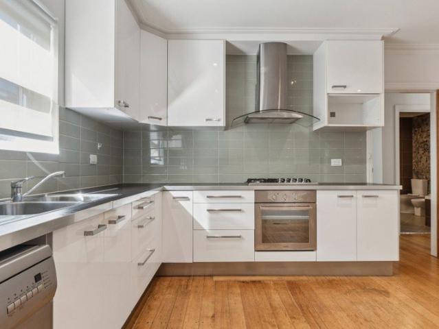 2 Bdrm Apartment Walk to Frankston Hospital, Monash Uni * Gardening & water usage included!