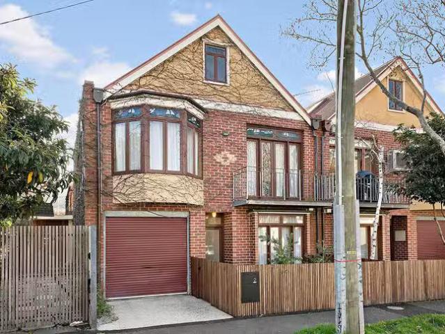 2 Beach Avenue, Elwood, VIC 3184