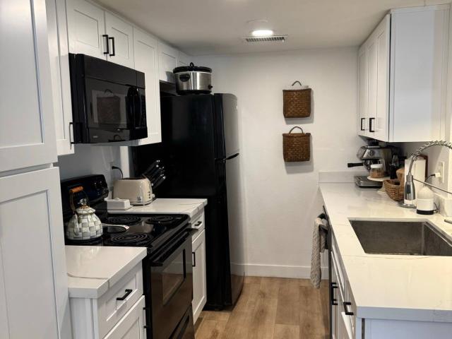 2 Bed/1 Bath Condo in Moon Valley!