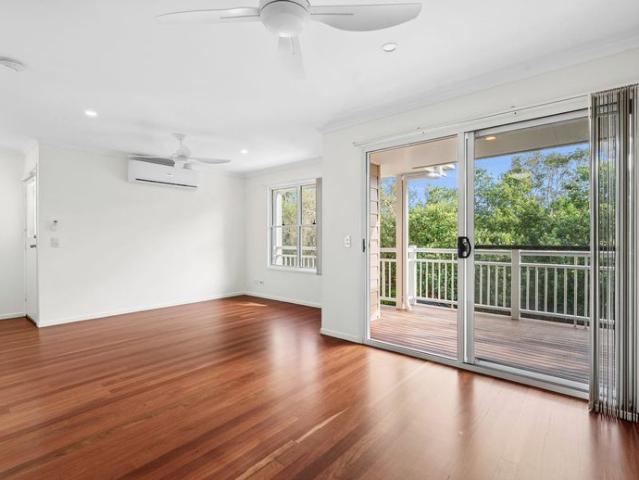 2 Bed, 1 Bath, 1 Car: Freshly Updated Self Contained Beachside Apartment