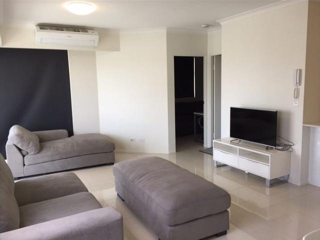 2 bed 1 bath 1 car park appartment for rent in Southport CBD available from 11/010/2026