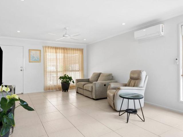 2 Bed, 1 Bath, 1 Lock up Garage, duplex in Marcoola