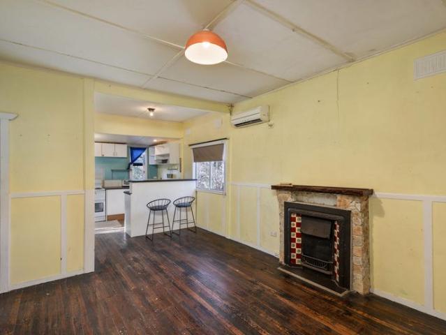 2 Bed | 1 Bath | 4 Car