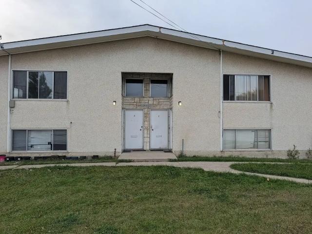 2 Bed, 1 Bath Apartment for Rent — 2 Bedrooms Fourplex