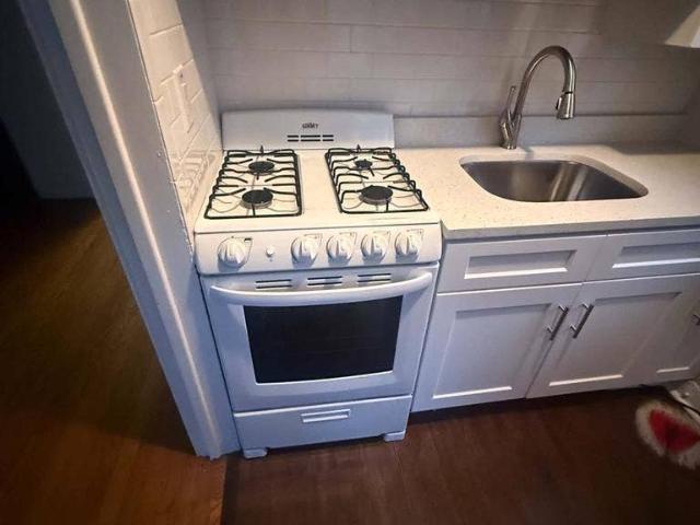 2 bed 1 bath appt. Available now