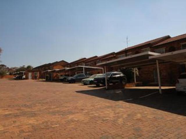 2 bed 1 bath garden in buccleuch