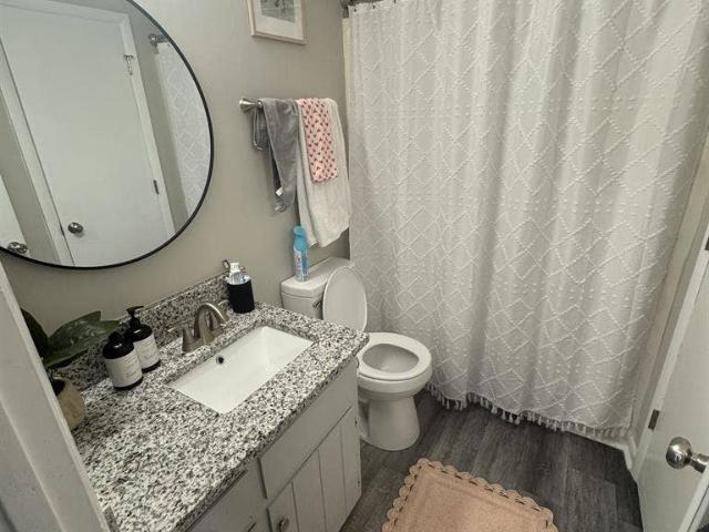2 bed 1 bath in duplex