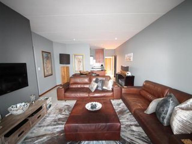 2 bed 1 bath in lovely sandton villa.