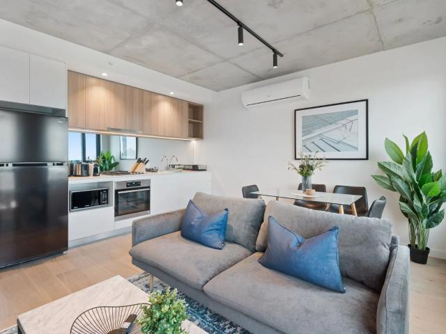 2 BED 1 BATH, UN FURNISHED, NO SHORT TERM OPERATORS