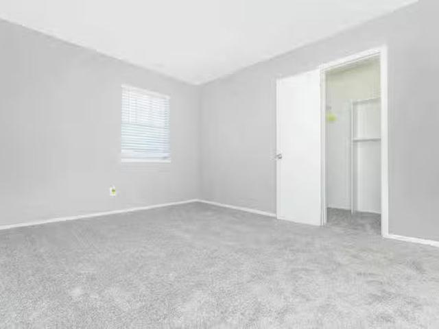 2 Bed 1.5 Bath