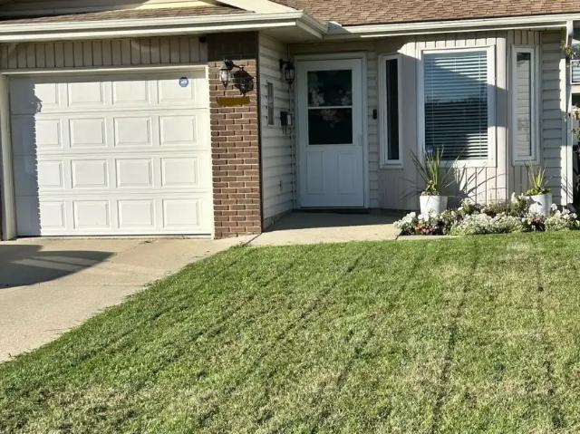 2 Bed / 1.5 Bath Pet Friendly Half Duplex – Wetaskiwin