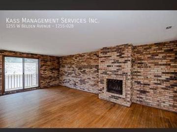 2 bed 2 ba in Lincoln Park!