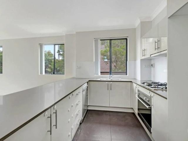 2 Bed 2 Bath 1 Car Apartment for Rent