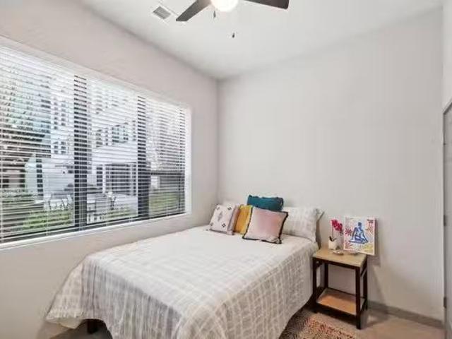 2 Bed 2 Bath