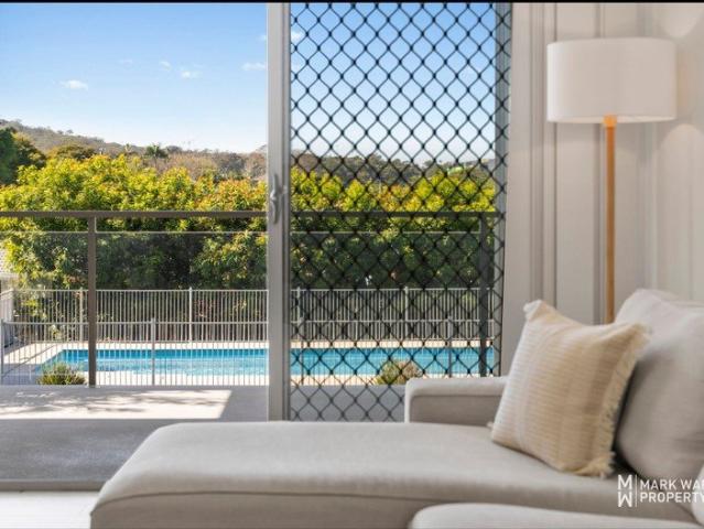2 BED, 2 BATH, 2 CAR RESORT LIVING, PRIME LOCATION & IMMACULATE PRESENTATION
