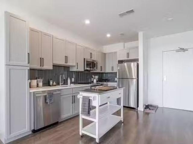 2 Bed 2 Bath