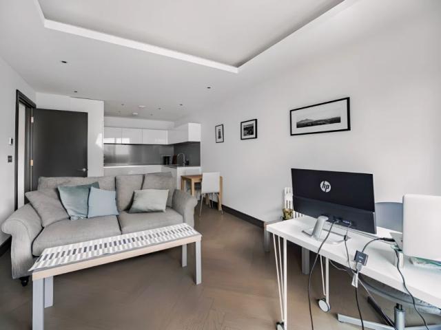 2 Bed / 2 Bath