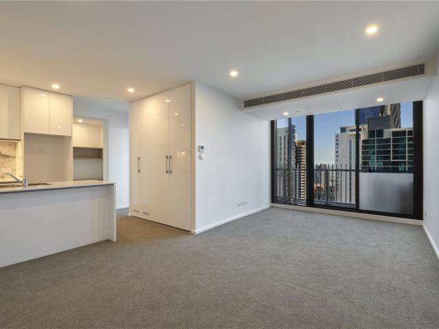 2 BED 2 BATH APARTMENT IN MELBOURNE GRAND